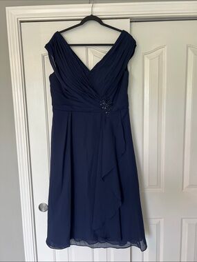 Elegant Navy V-Neck Chiffon Midi Dress with Beaded Details